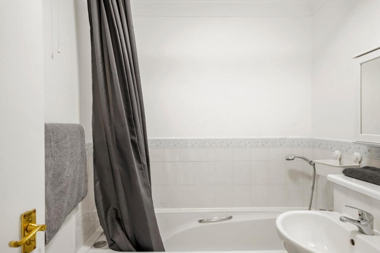 Cozy Luton Town Centre Retreat Lejlighed Eksteriør billede