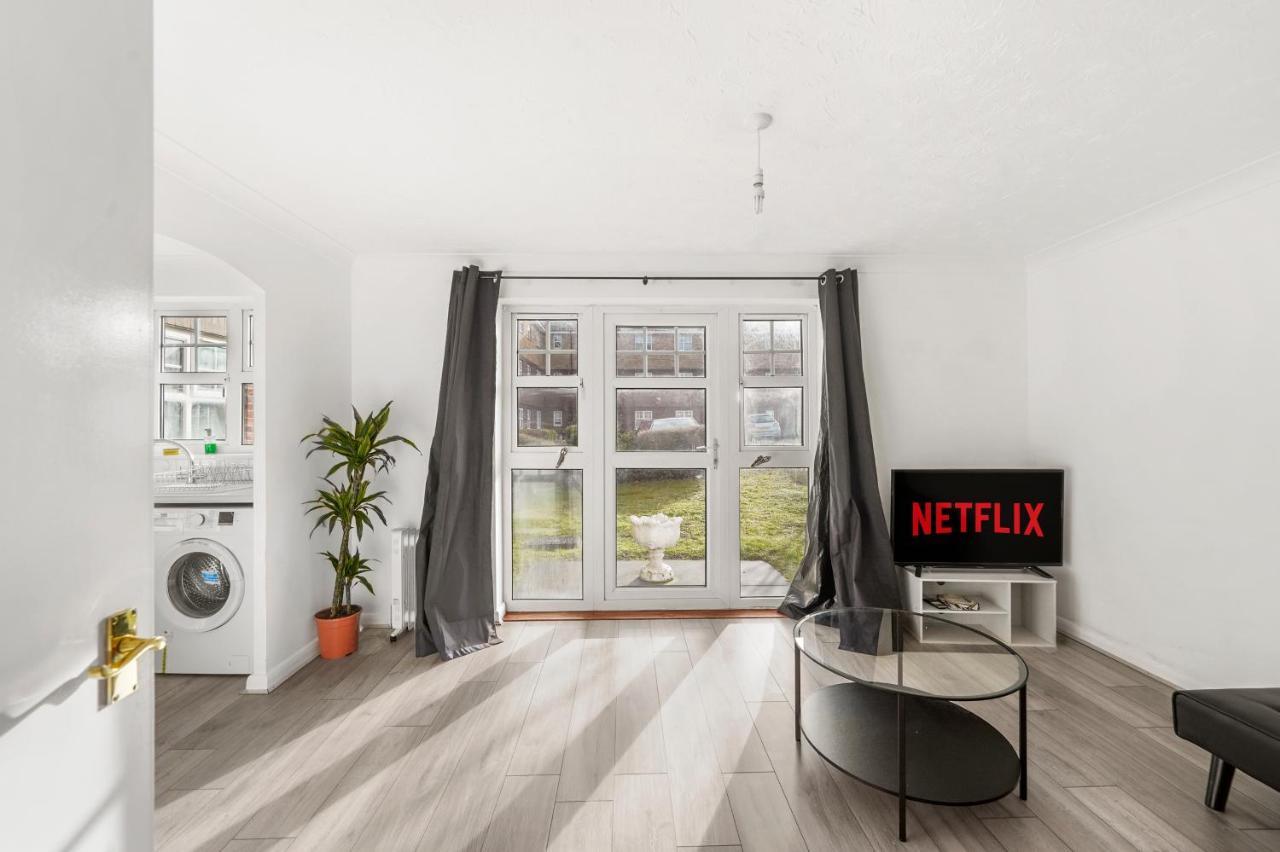 Cozy Luton Town Centre Retreat Lejlighed Eksteriør billede