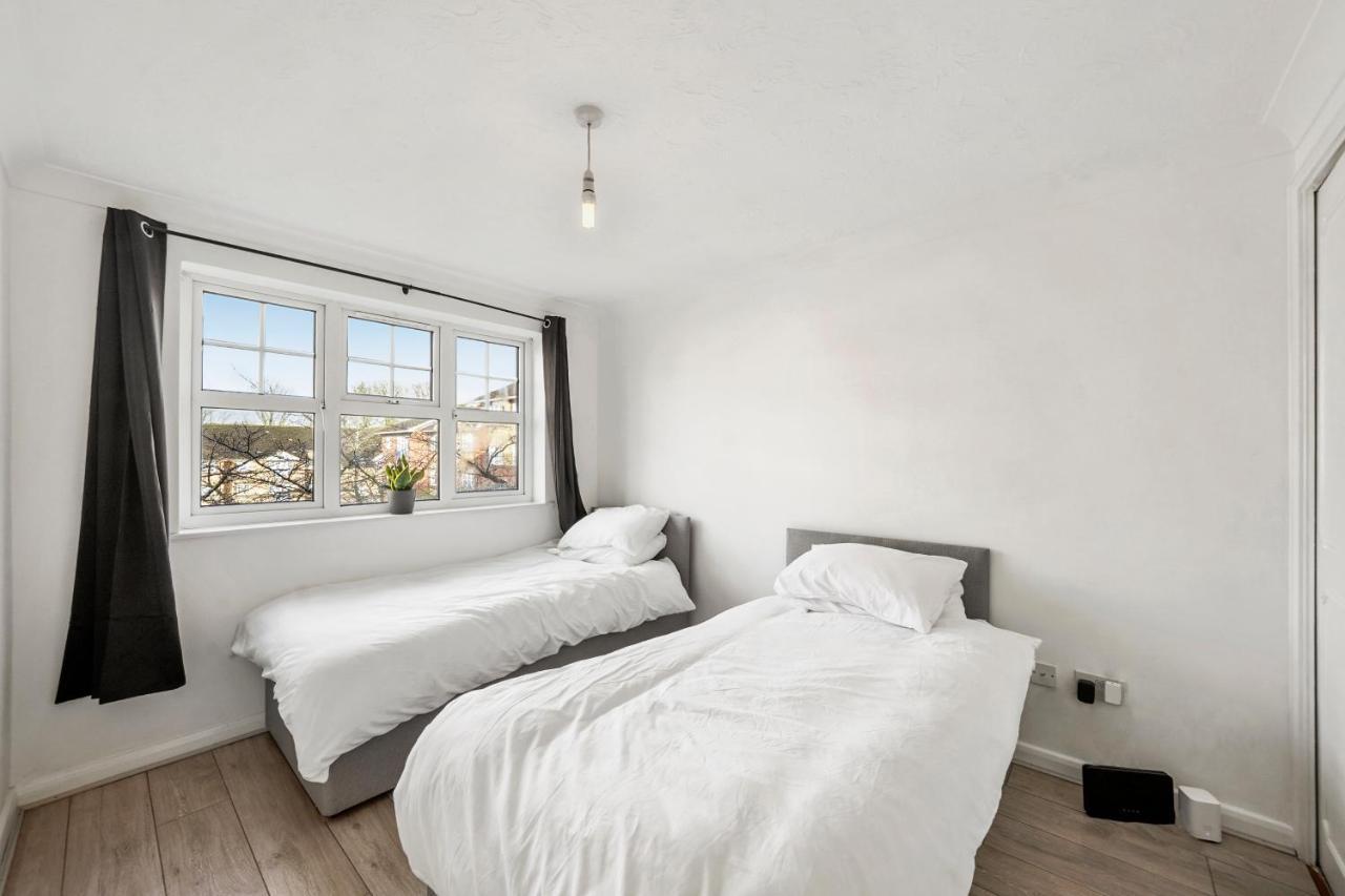 Cozy Luton Town Centre Retreat Lejlighed Eksteriør billede